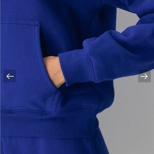 Aritzia Cozy Sweatfleece Perfect Hoodie Blue Hoodie - M. Worn 1x. Ablaze blue